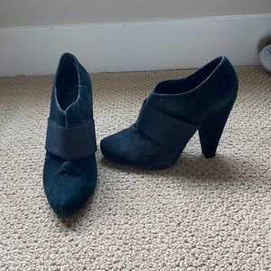Jessica Simpson velvet strapped heels. Size 8.5